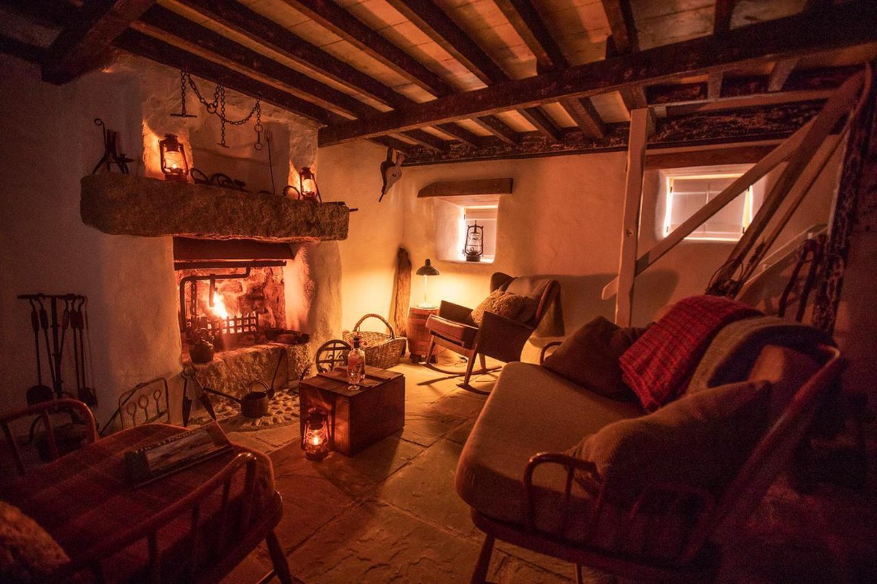 Thistle Thatch Cottage And Hot Tub - Mourne Mountains Newcastle  Exteriör bild